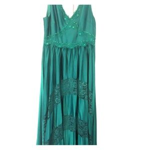 Adrianna Papell Sleeveless Green Gown